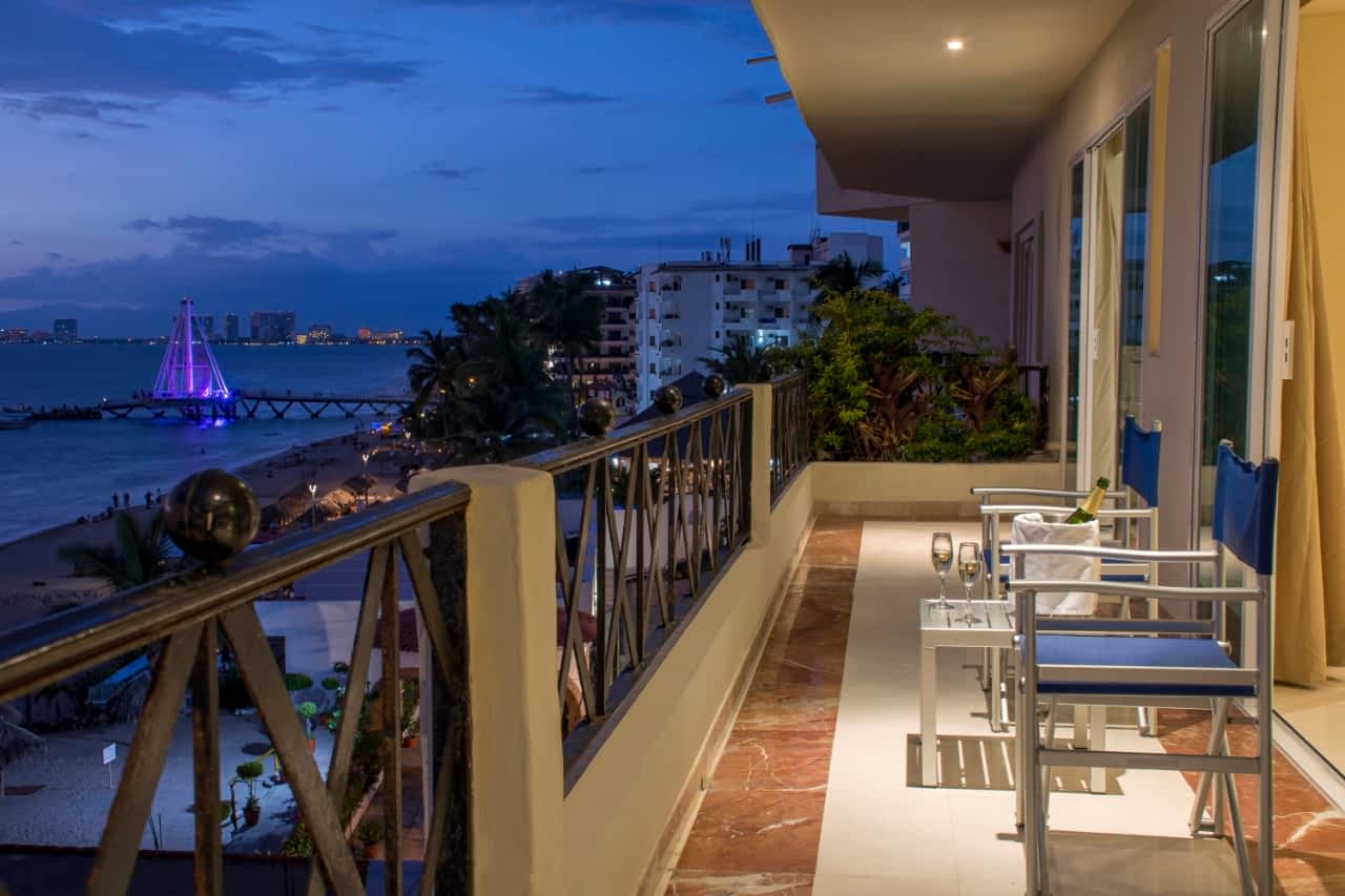 Blue Chairs Gay Friendly Hotel Blue Chairs Gay Friendly Hotel