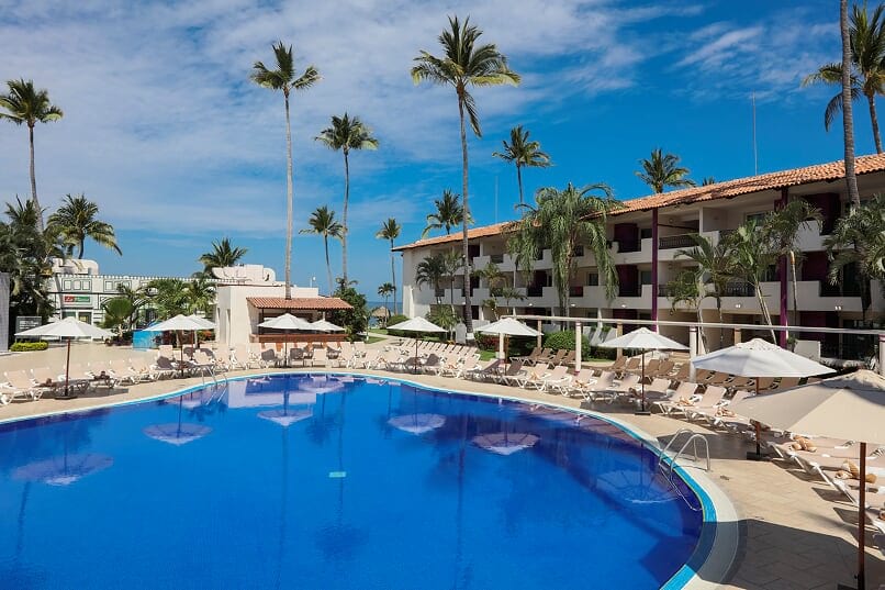 Crown Paradise Club, Piscina crown paradise club, puerto vallarta hotels